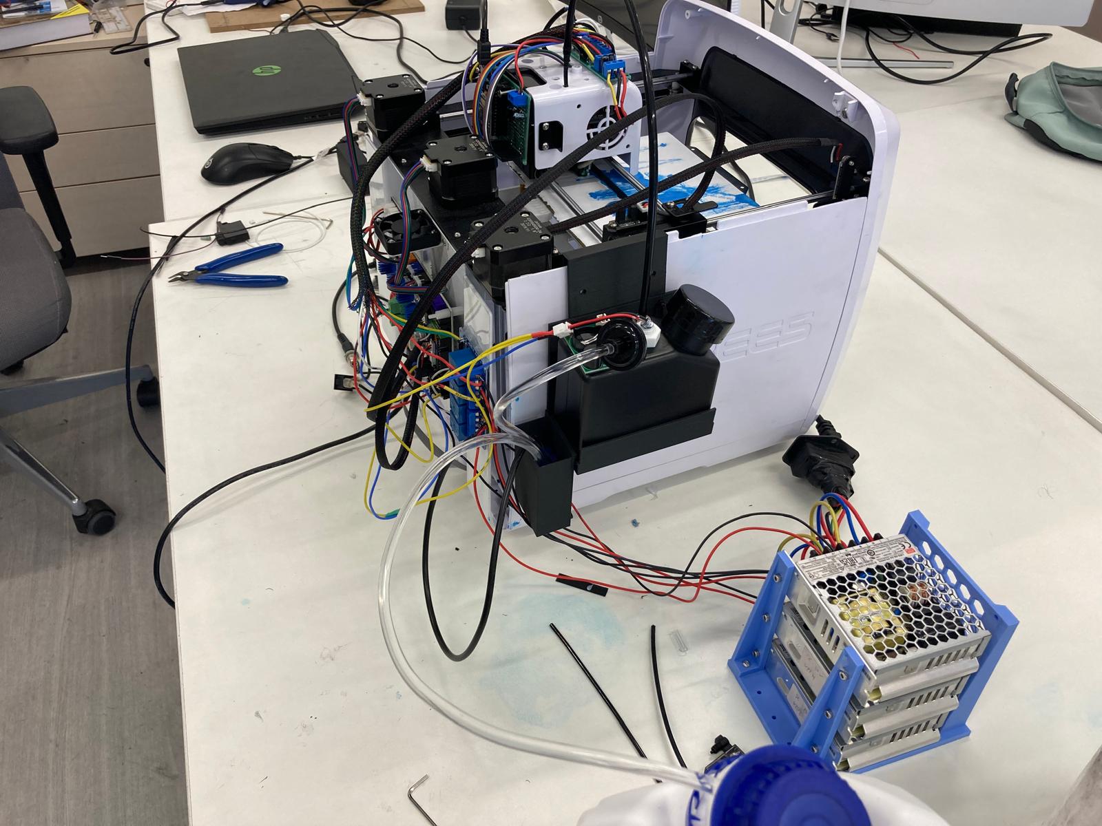 Global view of the jetting 3D printer system